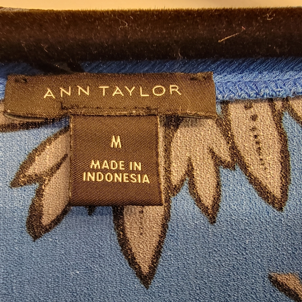 Ann Taylor Short Sleeve Tee M - Picture 3 of 4
